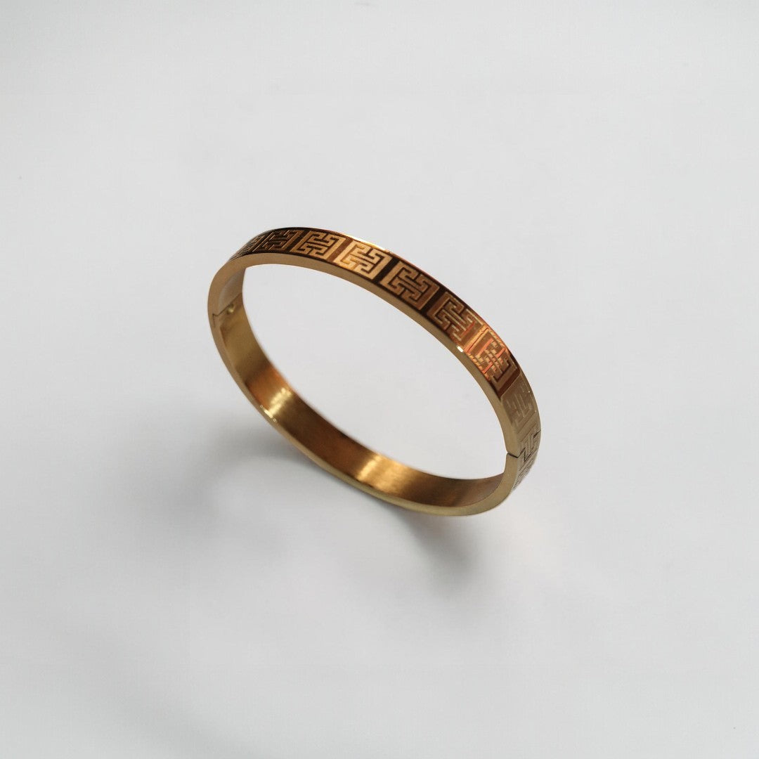 Golden designer Kada for Men | Stylish Gen-Z Men